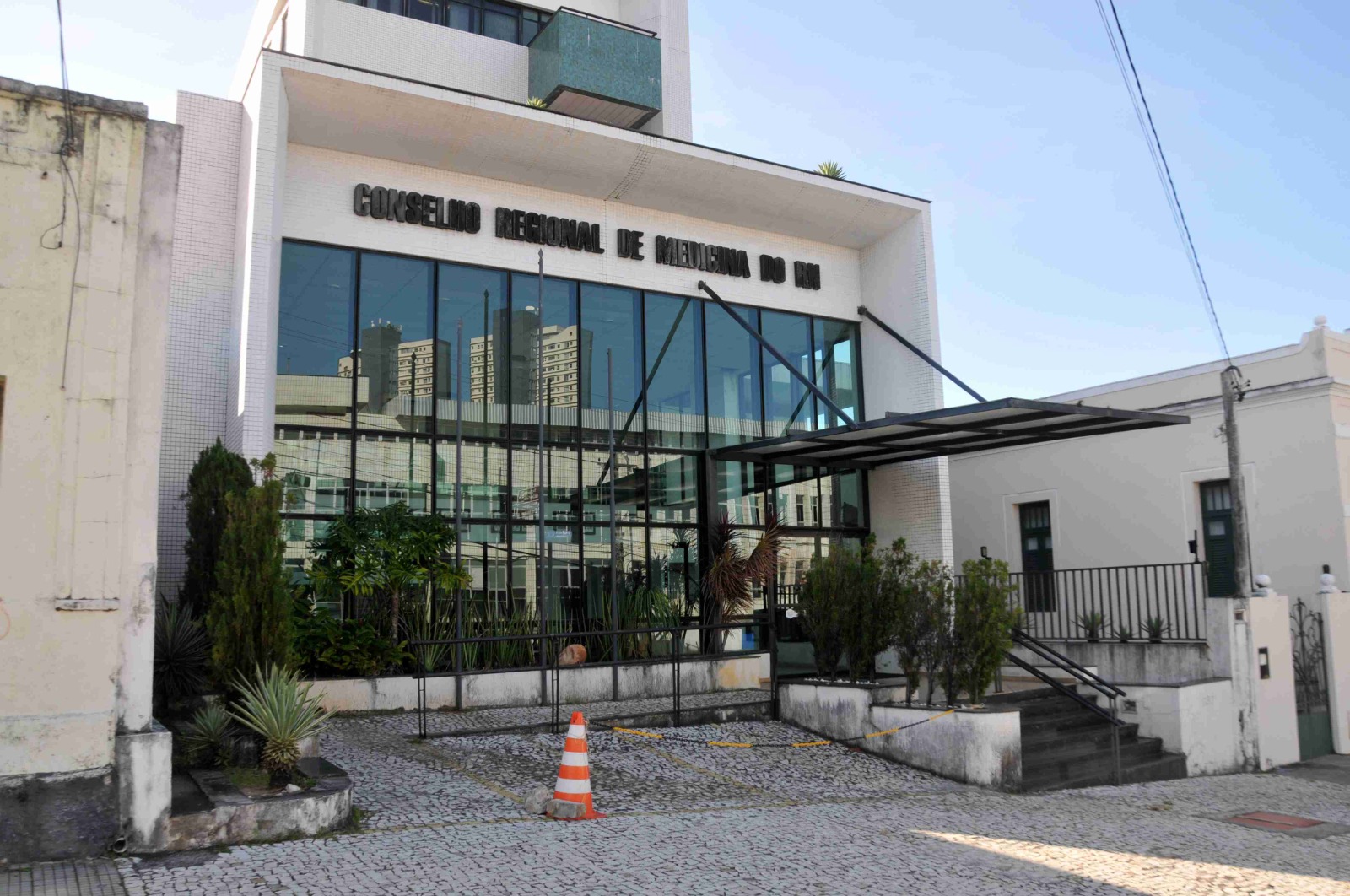 Conselho de Medicina aciona Justiça contra falta de medicamentos e insumos nos dois maiores hospitais do RN